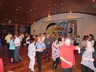 Foto von Tanzenden beim Kolping-Tanzabend